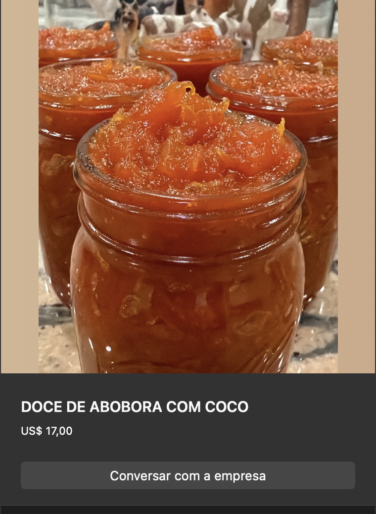 Vários potes de vidro tipo mason jar cheios de doce de abóbora com coco, cor laranja vibrante com fios de coco brancos visíveis. Textura rústica e brilhante de calda artesanal.